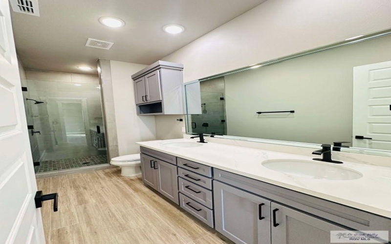 3414 BRYAN DR., HARLINGEN, TX 78550, 4 Bedrooms Bedrooms, ,3 BathroomsBathrooms,Residential,For Sale,3414 BRYAN DR.,29764999