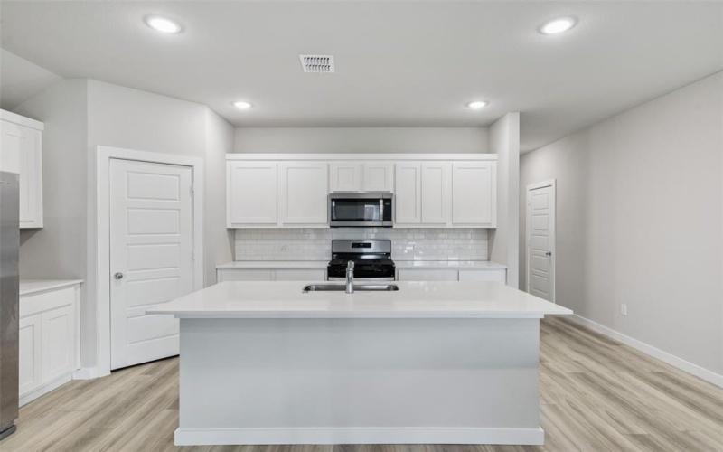 647 Oak Hill Way, Red Oak, TX 75154, 4 Bedrooms Bedrooms, ,2 BathroomsBathrooms,Residential,For Sale,647 Oak Hill Way,0,21115228