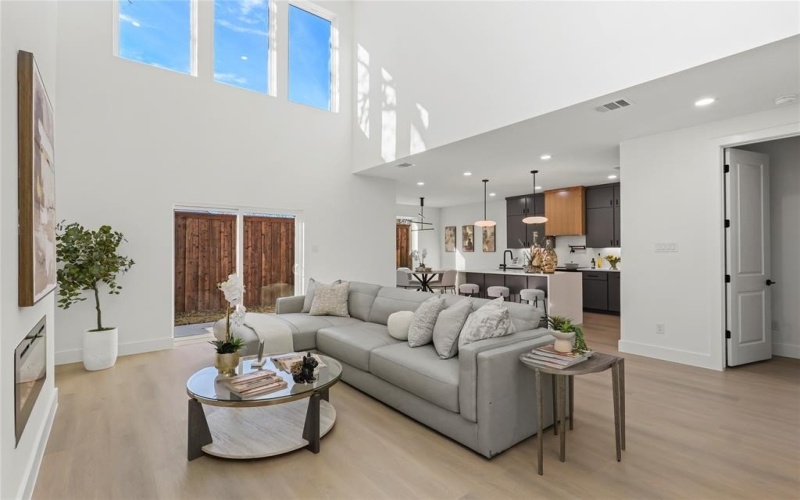 459 Hart Street, Dallas, TX 75203, 4 Habitaciones Habitaciones , ,3 BañosBaños,Residential,En Venta,459 Hart Street,0,21119486