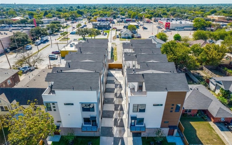 708 W 10th Street #103, Dallas, TX 75208, 2 Bedrooms Bedrooms, ,3 BathroomsBathrooms,Residential,For Sale,708 W 10th Street,0,21119500