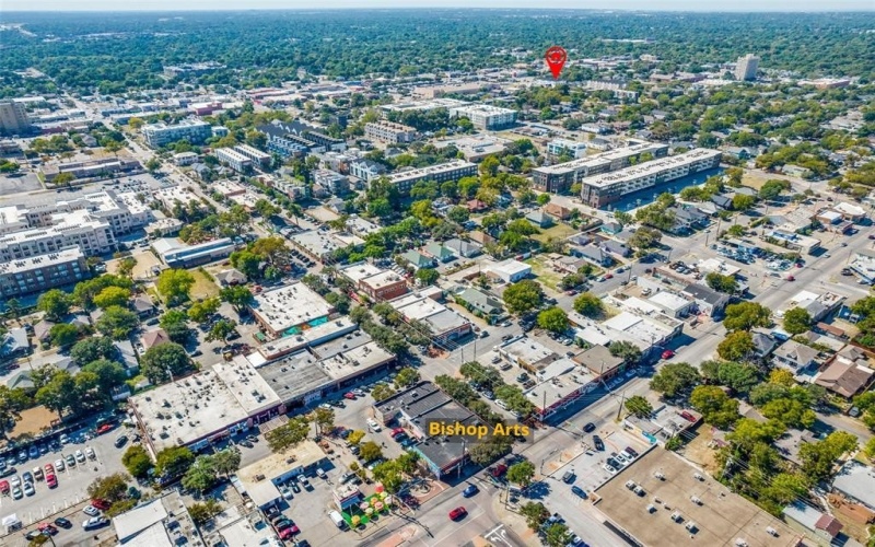 708 W 10th Street #103, Dallas, TX 75208, 2 Bedrooms Bedrooms, ,3 BathroomsBathrooms,Residential,For Sale,708 W 10th Street,0,21119500