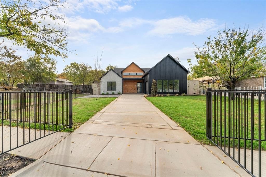 5308 Chippewa Drive, Dallas, TX 75212, 4 Bedrooms Bedrooms, ,2 BathroomsBathrooms,Residential,For Sale,5308 Chippewa Drive,0,21119835