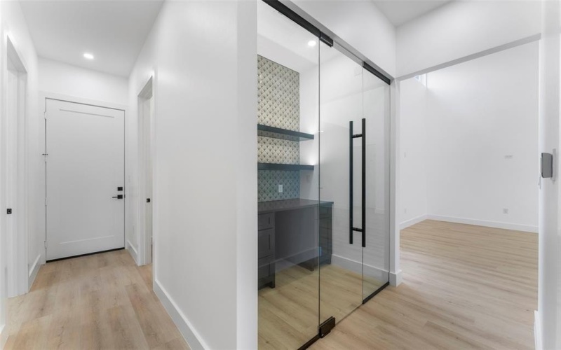 5308 Chippewa Drive, Dallas, TX 75212, 4 Bedrooms Bedrooms, ,2 BathroomsBathrooms,Residential,For Sale,5308 Chippewa Drive,0,21119835