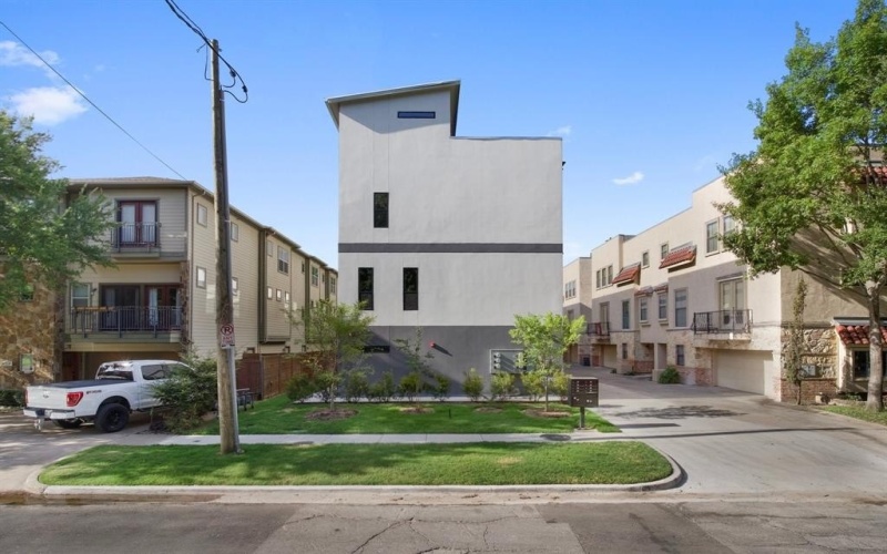 5810 Hudson Street, Dallas, TX 75206, 2 Bedrooms Bedrooms, ,2 BathroomsBathrooms,Residential Multi Family,For Sale,5810 Hudson Street,0,21117696