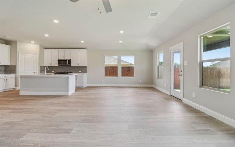 4102 Joe Pool Drive, Farmersville, TX 75442, 4 Habitaciones Habitaciones , ,3 BañosBaños,Residential,En Venta,4102 Joe Pool Drive,0,21117999