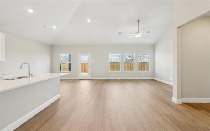 4014 Joe Pool Drive, Farmersville, TX 75442, 4 Habitaciones Habitaciones , ,2 BañosBaños,Residential,En Venta,4014 Joe Pool Drive,0,21118005