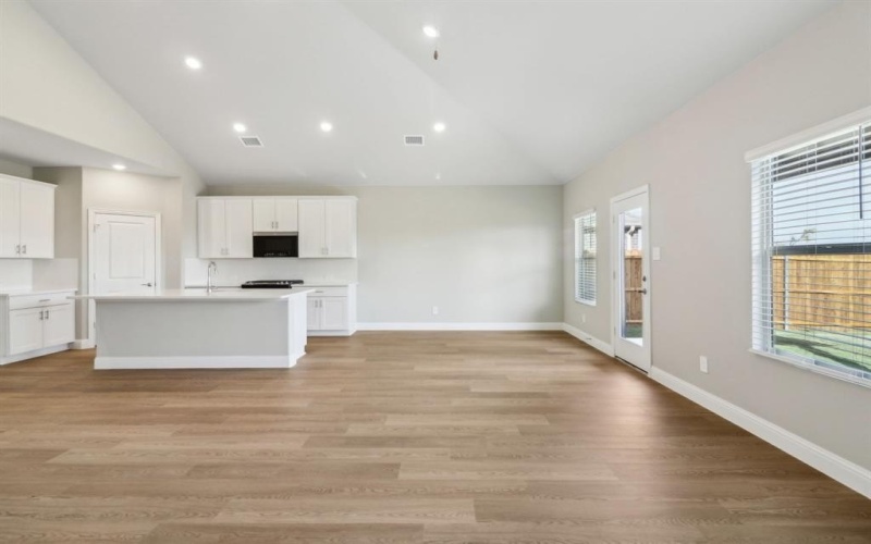 4014 Joe Pool Drive, Farmersville, TX 75442, 4 Habitaciones Habitaciones , ,2 BañosBaños,Residential,En Venta,4014 Joe Pool Drive,0,21118005