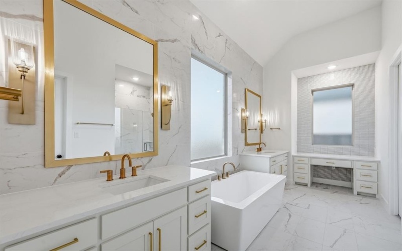 914 Roys Drive, Rockwall, TX 75087, 4 Bedrooms Bedrooms, ,3 BathroomsBathrooms,Residential,For Sale,914 Roys Drive,0,21119245