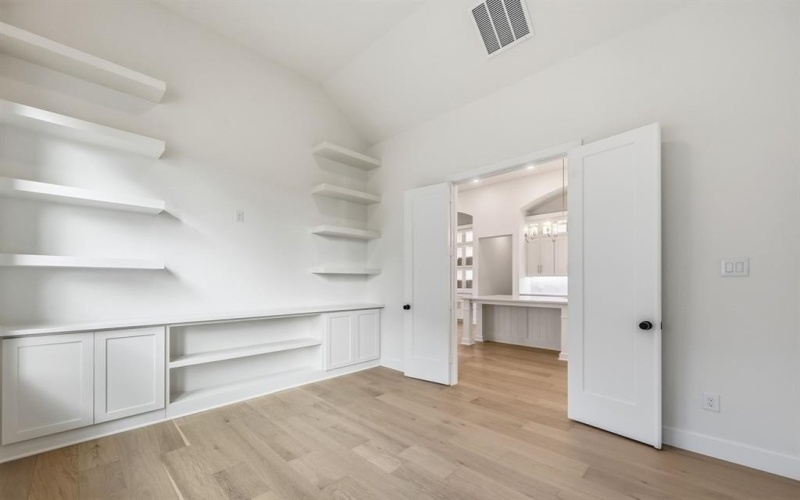 914 Roys Drive, Rockwall, TX 75087, 4 Bedrooms Bedrooms, ,3 BathroomsBathrooms,Residential,For Sale,914 Roys Drive,0,21119245