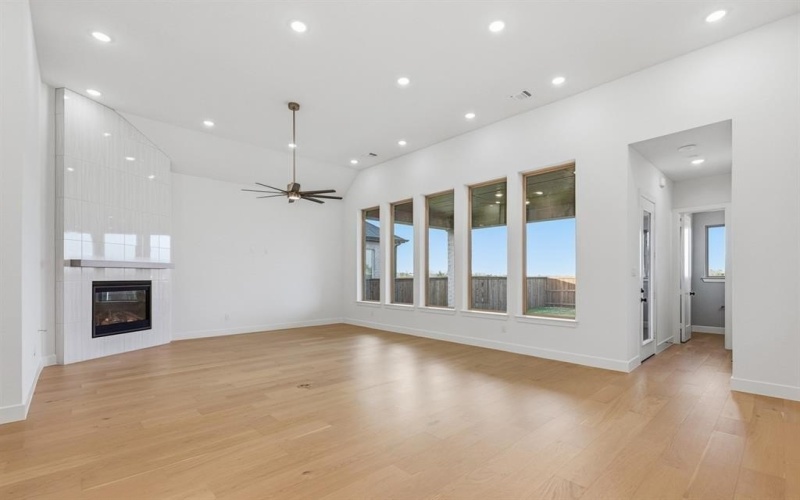 914 Roys Drive, Rockwall, TX 75087, 4 Bedrooms Bedrooms, ,3 BathroomsBathrooms,Residential,For Sale,914 Roys Drive,0,21119245