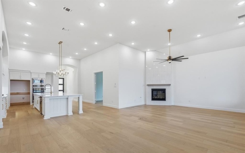 914 Roys Drive, Rockwall, TX 75087, 4 Bedrooms Bedrooms, ,3 BathroomsBathrooms,Residential,For Sale,914 Roys Drive,0,21119245