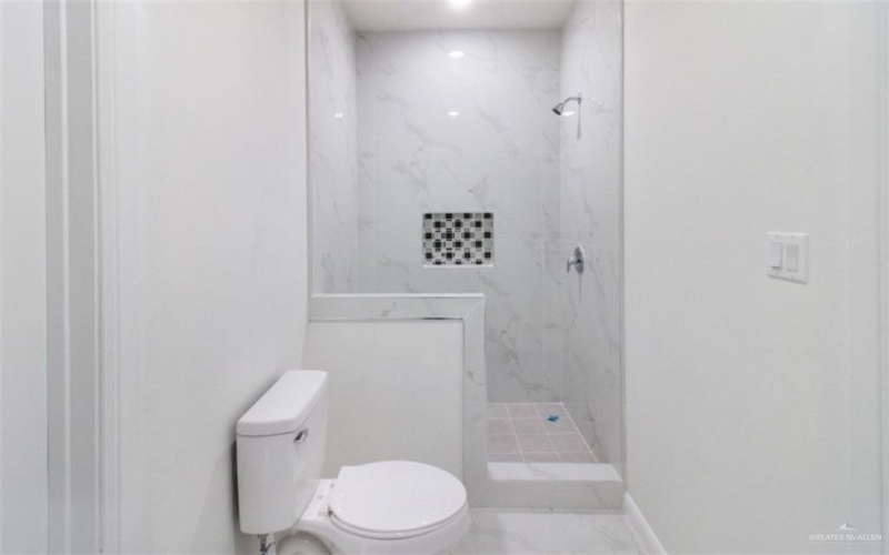 204 32nd Street, Hidalgo, TX 78557, 4 Bedrooms Bedrooms, ,2 BathroomsBathrooms,Residential,For Sale,204 32nd Street,0,487694