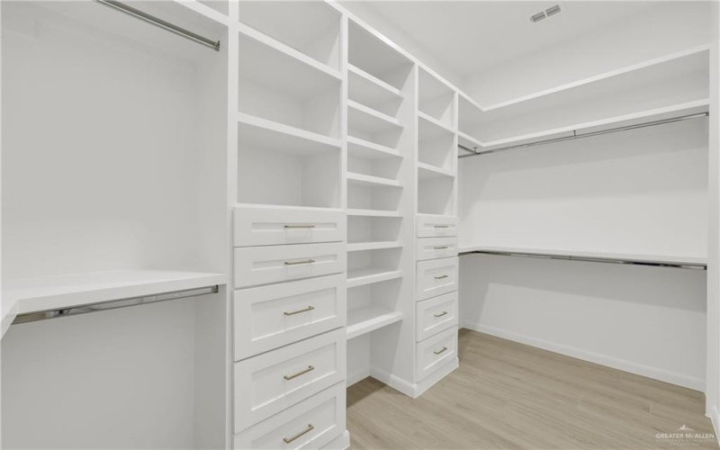 4716 S Waterford Avenue, Edinburg, TX 78539, 4 Bedrooms Bedrooms, ,2 BathroomsBathrooms,Residential,For Sale,4716 S Waterford Avenue,0,487698