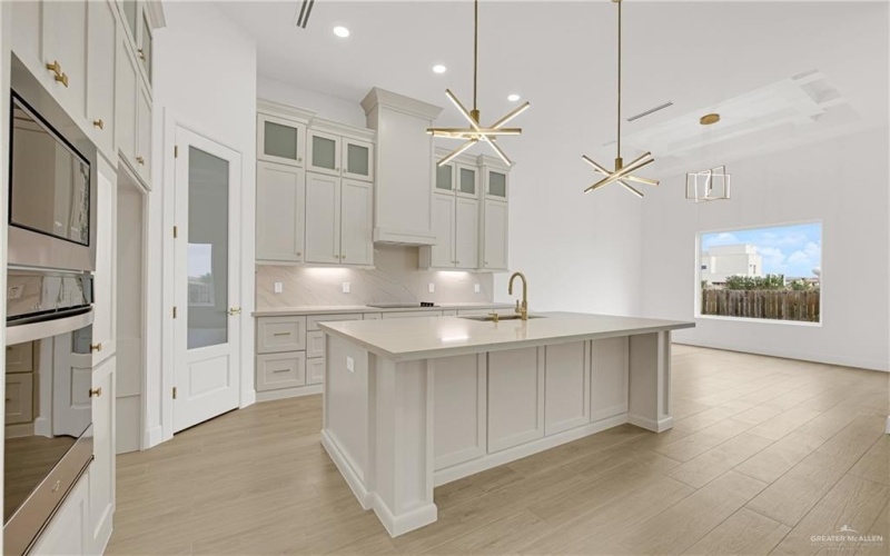 4716 S Waterford Avenue, Edinburg, TX 78539, 4 Bedrooms Bedrooms, ,2 BathroomsBathrooms,Residential,For Sale,4716 S Waterford Avenue,0,487698