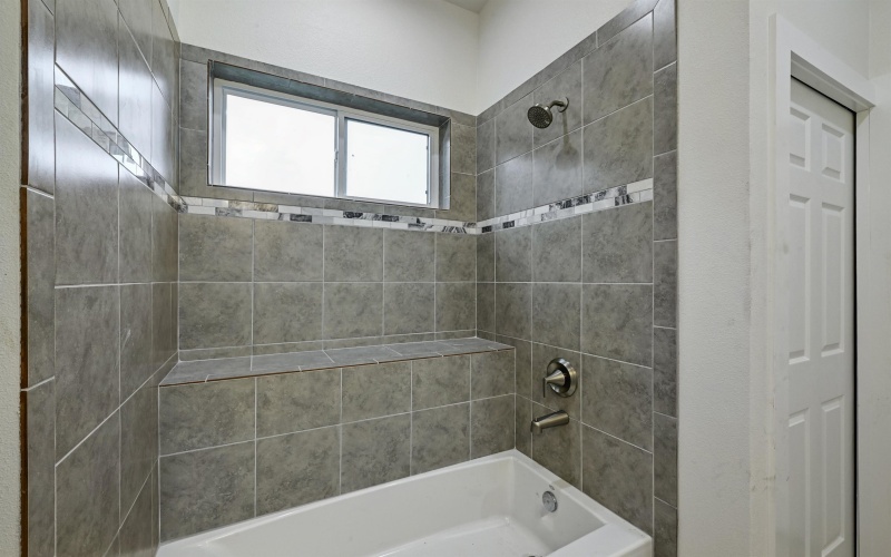 1615 White Tail, Horseshoe Bay, TX 78657, 3 Habitaciones Habitaciones , ,2 BañosBaños,Residential,En Venta,1615 White Tail,0,175813