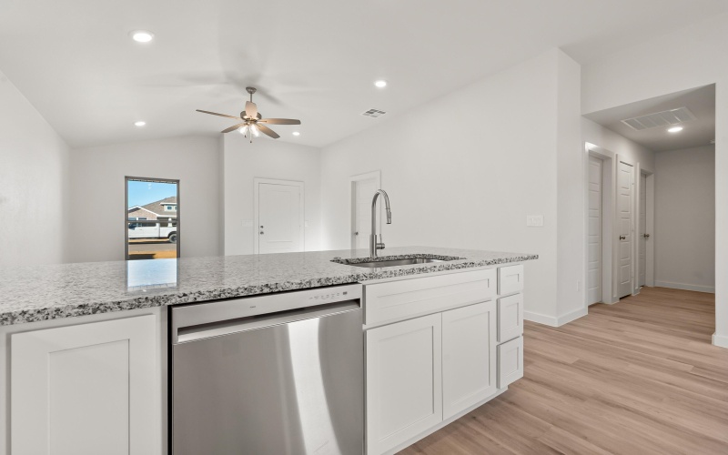 1610 N Clinton Avenue, Lubbock, TX 79416, 3 Habitaciones Habitaciones , ,2 BañosBaños,Residential,En Venta,1610 N Clinton Avenue,0,202563475