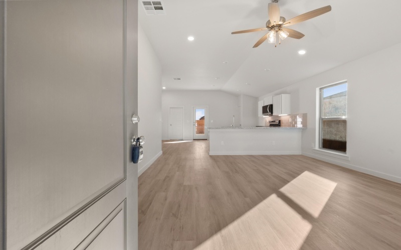 1610 N Clinton Avenue, Lubbock, TX 79416, 3 Habitaciones Habitaciones , ,2 BañosBaños,Residential,En Venta,1610 N Clinton Avenue,0,202563475