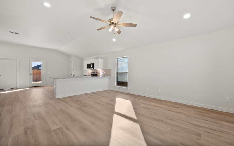 1610 N Clinton Avenue, Lubbock, TX 79416, 3 Habitaciones Habitaciones , ,2 BañosBaños,Residential,En Venta,1610 N Clinton Avenue,0,202563475