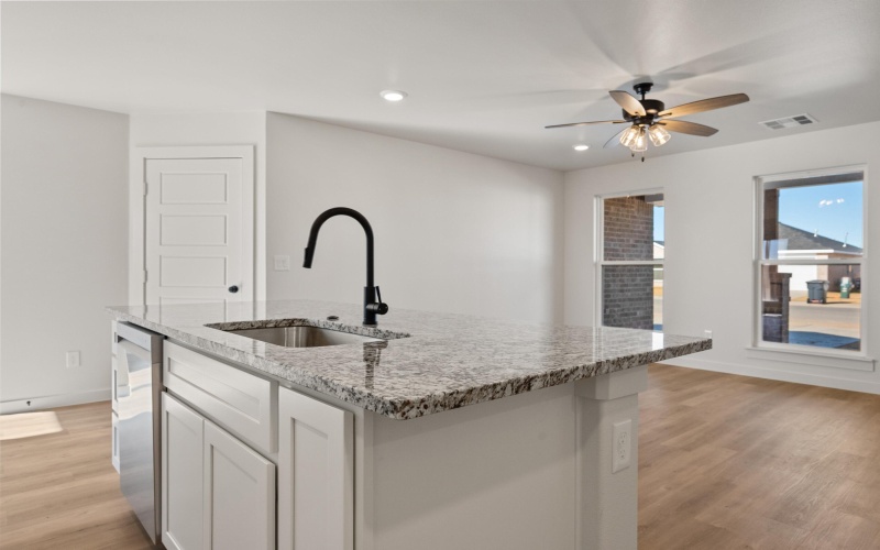 8305 24th Street, Lubbock, TX 79407, 3 Habitaciones Habitaciones , ,2 BañosBaños,Residential,En Venta,8305 24th Street,0,202563476