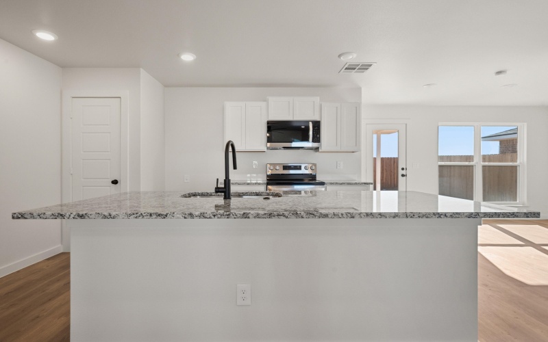 8305 24th Street, Lubbock, TX 79407, 3 Habitaciones Habitaciones , ,2 BañosBaños,Residential,En Venta,8305 24th Street,0,202563476