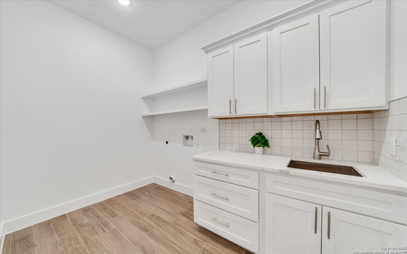 124 Sunset, La Vernia, TX 78121, 4 Bedrooms Bedrooms, ,3 BathroomsBathrooms,Residential,For Sale,124 Sunset,0,1925029