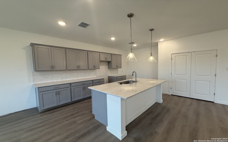 7606 Birch Hollow, San Antonio, TX 78252, 5 Bedrooms Bedrooms, ,3 BathroomsBathrooms,Residential,For Sale,7606 Birch Hollow,0,1925092