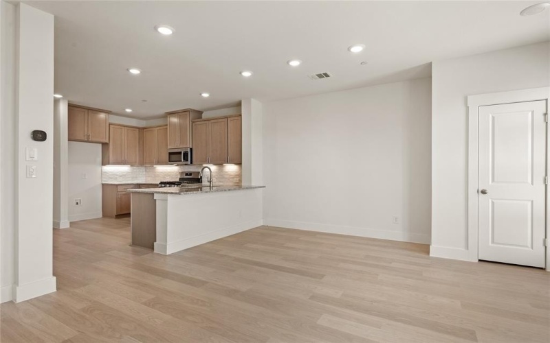 9613 Dahlia Boulevard, Mesquite, TX 75126, 3 Bedrooms Bedrooms, ,2 BathroomsBathrooms,Residential,For Sale,9613 Dahlia Boulevard,0,21118636