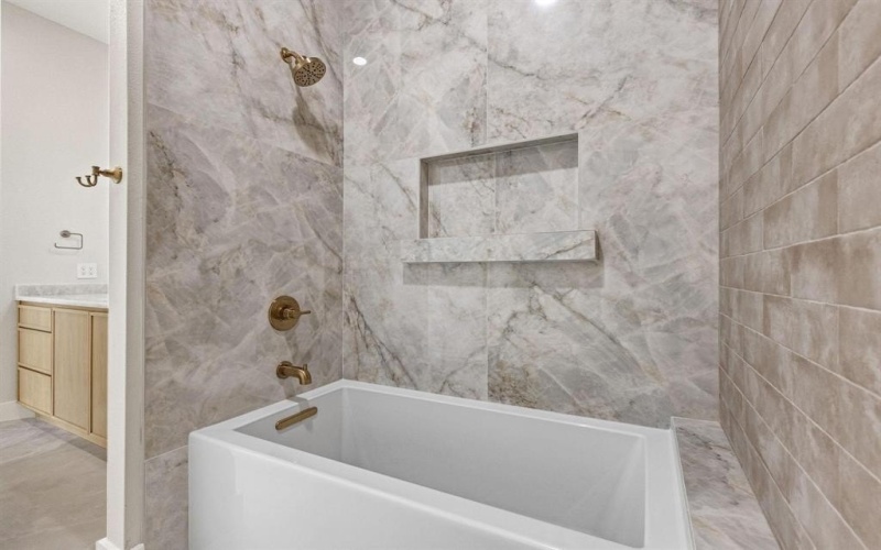 6505 County Road 1126B, Godley, TX 76044, 4 Habitaciones Habitaciones , ,3 BañosBaños,Residential,En Venta,6505 County Road 1126B,0,21119999