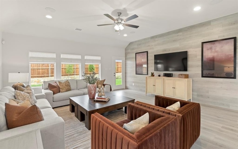 2705 Shiners Street, Forney, TX 75126, 4 Bedrooms Bedrooms, ,2 BathroomsBathrooms,Residential,For Sale,2705 Shiners Street,0,21120382