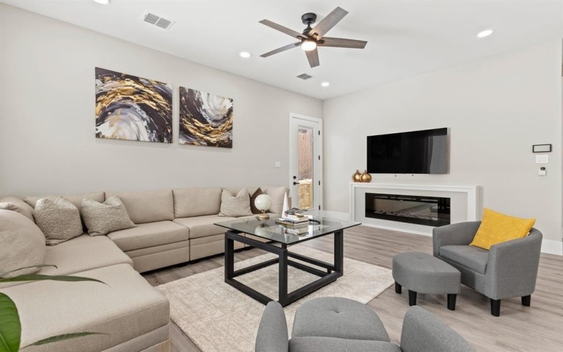 4150 Khawlah Nafal Court, Irving, TX 75038, 5 Habitaciones Habitaciones , ,6 BañosBaños,Residential,En Venta,4150 Khawlah Nafal Court,0,21120389