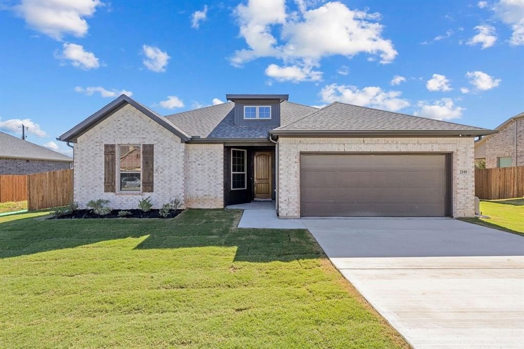 2110 Briarwood, Bridgeport, TX 76426, 4 Bedrooms Bedrooms, ,2 BathroomsBathrooms,Residential,For Sale,2110 Briarwood,0,21120644