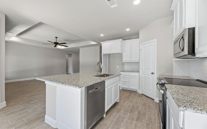 2110 Briarwood, Bridgeport, TX 76426, 4 Bedrooms Bedrooms, ,2 BathroomsBathrooms,Residential,For Sale,2110 Briarwood,0,21120644