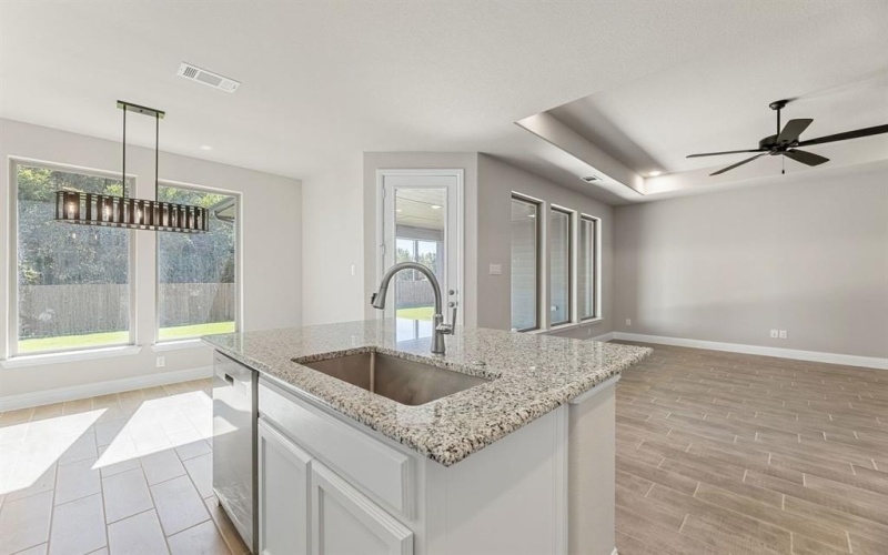 2110 Briarwood, Bridgeport, TX 76426, 4 Bedrooms Bedrooms, ,2 BathroomsBathrooms,Residential,For Sale,2110 Briarwood,0,21120644