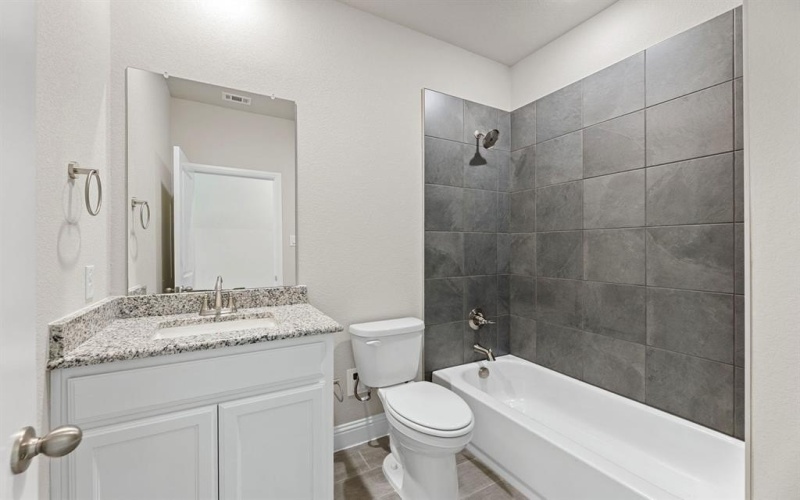 2110 Briarwood, Bridgeport, TX 76426, 4 Bedrooms Bedrooms, ,2 BathroomsBathrooms,Residential,For Sale,2110 Briarwood,0,21120644