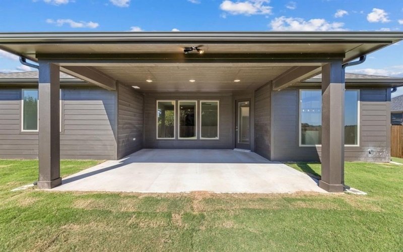 2110 Briarwood, Bridgeport, TX 76426, 4 Bedrooms Bedrooms, ,2 BathroomsBathrooms,Residential,For Sale,2110 Briarwood,0,21120644