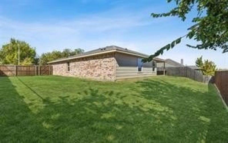 287 MARINA Drive, Azle, TX 76020, 4 Bedrooms Bedrooms, ,2 BathroomsBathrooms,Residential,For Sale,287 MARINA Drive,0,21120739