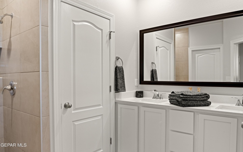 300 Emerald Air Place, Horizon City, TX 79928, 4 Habitaciones Habitaciones , ,3 BañosBaños,Residential,En Venta,300 Emerald Air Place,0,934223