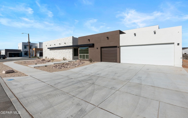 5659 RIO BONITO Circle, El Paso, TX 79932, 5 Habitaciones Habitaciones , ,3 BañosBaños,Residential,En Venta,5659 RIO BONITO Circle,0,934234