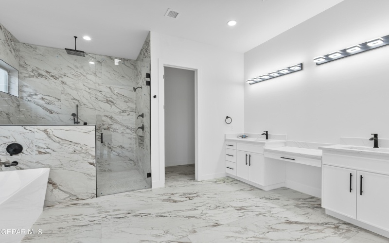 5659 RIO BONITO Circle, El Paso, TX 79932, 5 Habitaciones Habitaciones , ,3 BañosBaños,Residential,En Venta,5659 RIO BONITO Circle,0,934234