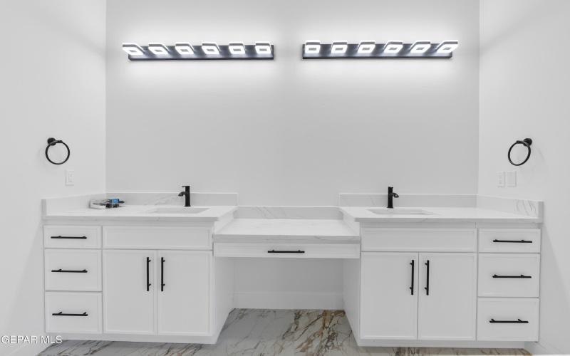 5659 RIO BONITO Circle, El Paso, TX 79932, 5 Habitaciones Habitaciones , ,3 BañosBaños,Residential,En Venta,5659 RIO BONITO Circle,0,934234