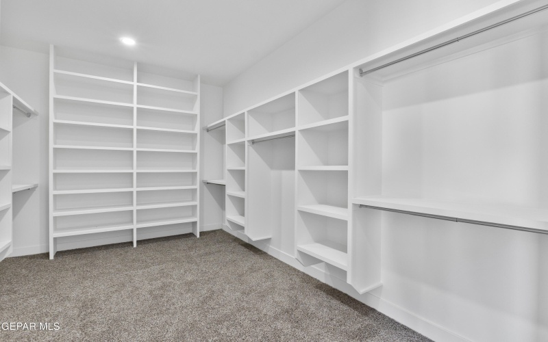 5659 RIO BONITO Circle, El Paso, TX 79932, 5 Habitaciones Habitaciones , ,3 BañosBaños,Residential,En Venta,5659 RIO BONITO Circle,0,934234