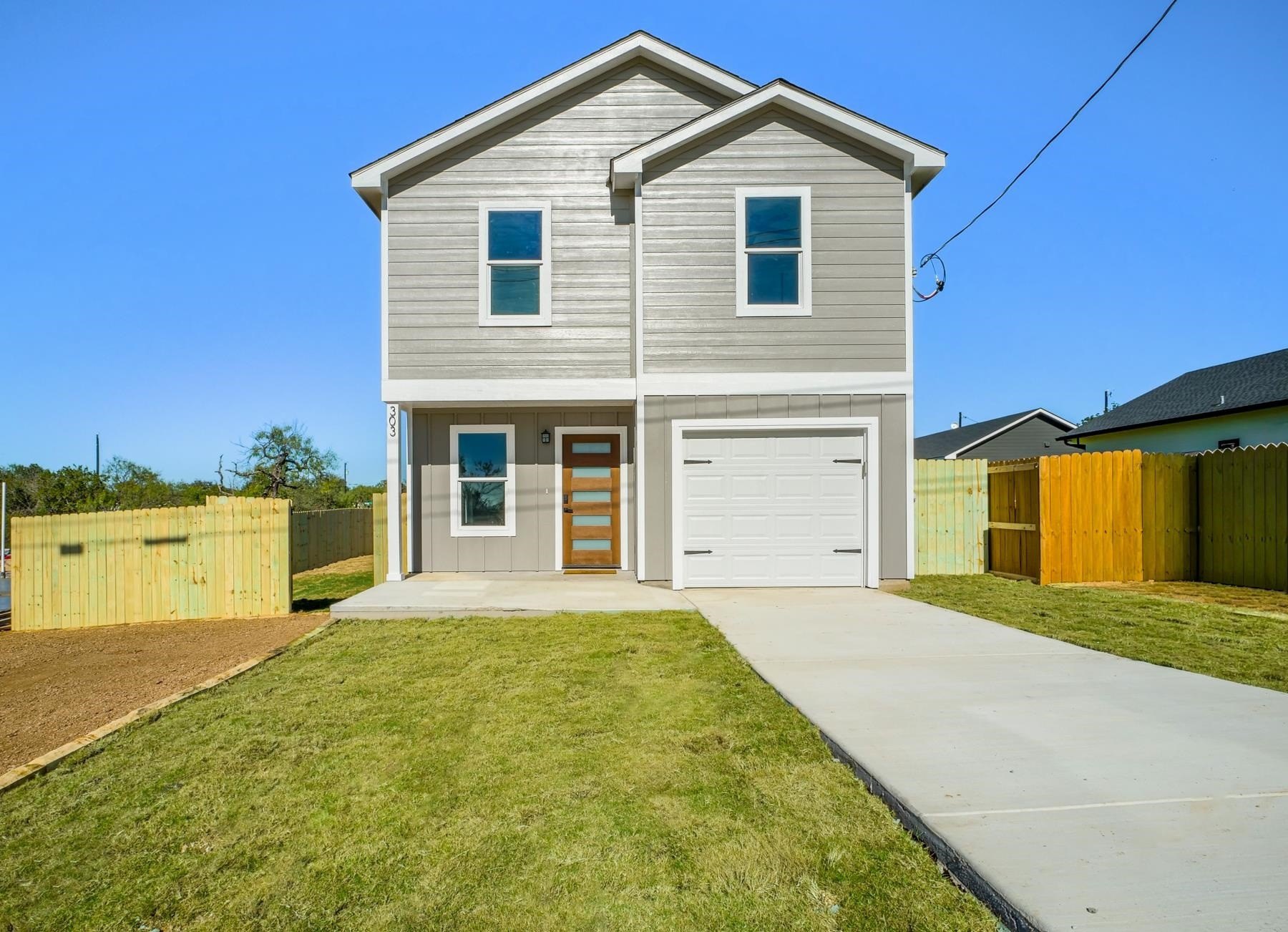 303 Cedarhill, Granite Shoals, TX 78654, 3 Habitaciones Habitaciones , ,2 BañosBaños,Residential,En Venta,303 Cedarhill,0,175818