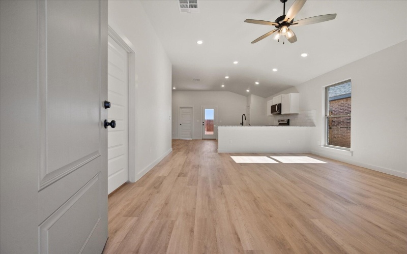 2004 Cottonwood Avenue, Wolfforth, TX 79382, 3 Bedrooms Bedrooms, ,2 BathroomsBathrooms,Residential,For Sale,2004 Cottonwood Avenue,0,202563483