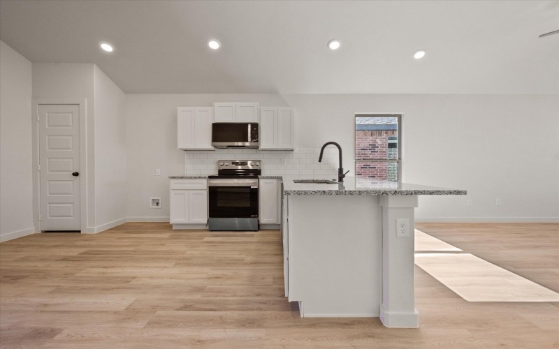 2004 Cottonwood Avenue, Wolfforth, TX 79382, 3 Bedrooms Bedrooms, ,2 BathroomsBathrooms,Residential,For Sale,2004 Cottonwood Avenue,0,202563483