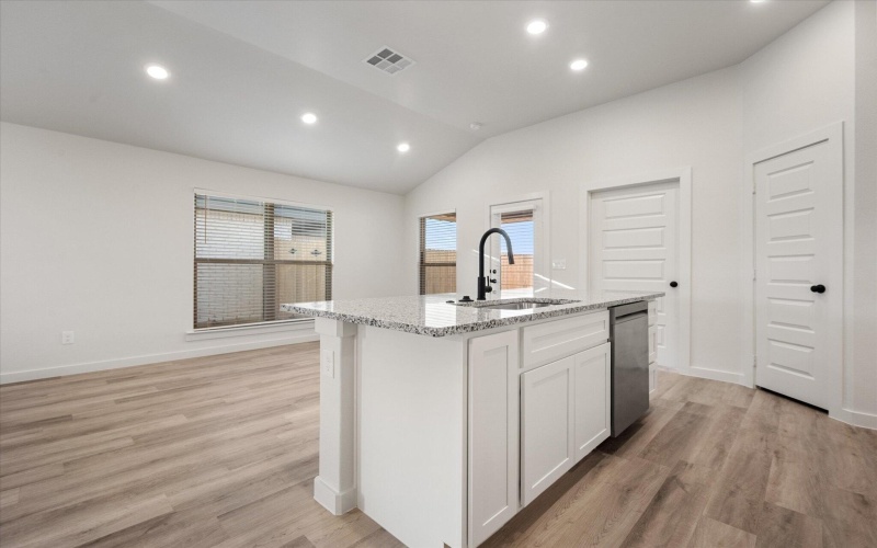 3024 138th Place, Lubbock, TX 79423, 4 Habitaciones Habitaciones , ,2 BañosBaños,Residential,En Venta,3024 138th Place,0,202563489