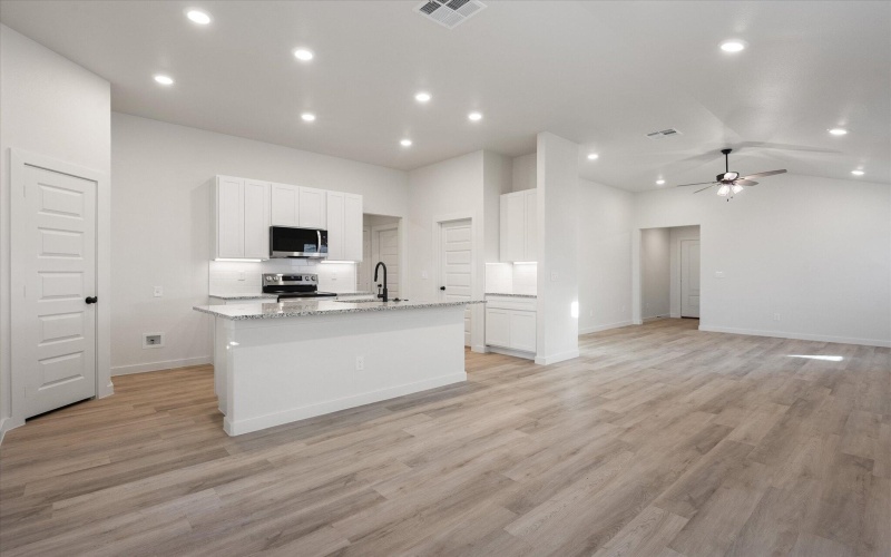 3024 138th Place, Lubbock, TX 79423, 4 Habitaciones Habitaciones , ,2 BañosBaños,Residential,En Venta,3024 138th Place,0,202563489