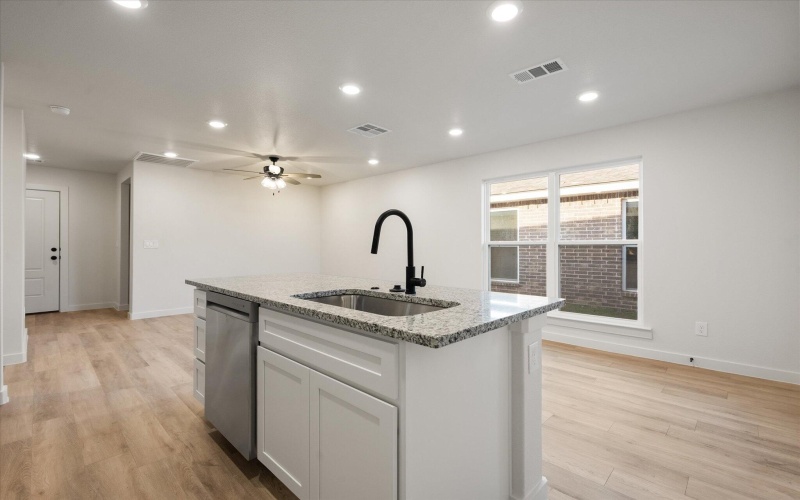 13905 Flint Avenue, Lubbock, TX 79423, 3 Habitaciones Habitaciones , ,2 BañosBaños,Residential,En Venta,13905 Flint Avenue,0,202563498