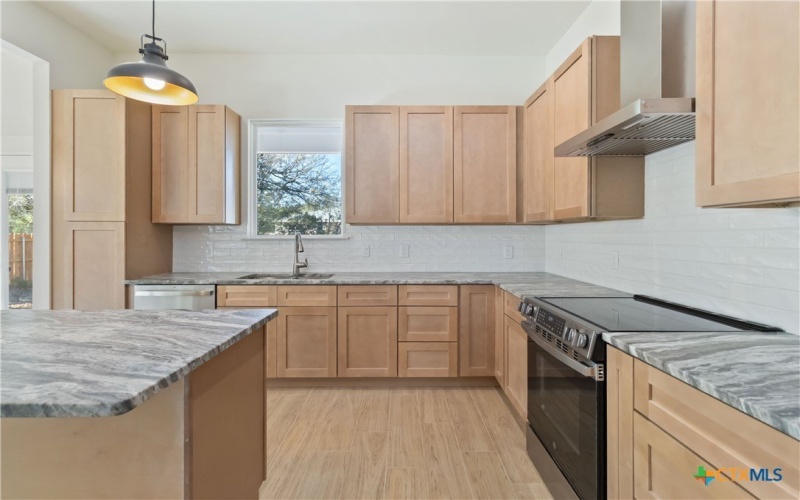 17 Stardust Circle, Wimberley, TX 78676, 3 Habitaciones Habitaciones , ,2 BañosBaños,Residential,En Venta,17 Stardust Circle,0,587370