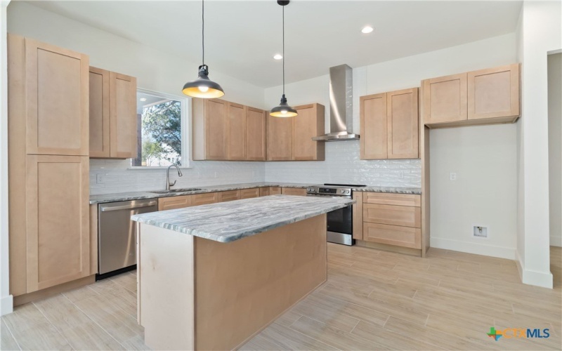 17 Stardust Circle, Wimberley, TX 78676, 3 Habitaciones Habitaciones , ,2 BañosBaños,Residential,En Venta,17 Stardust Circle,0,587370