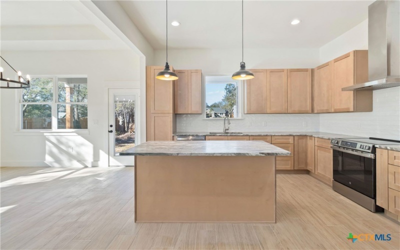 17 Stardust Circle, Wimberley, TX 78676, 3 Habitaciones Habitaciones , ,2 BañosBaños,Residential,En Venta,17 Stardust Circle,0,587370